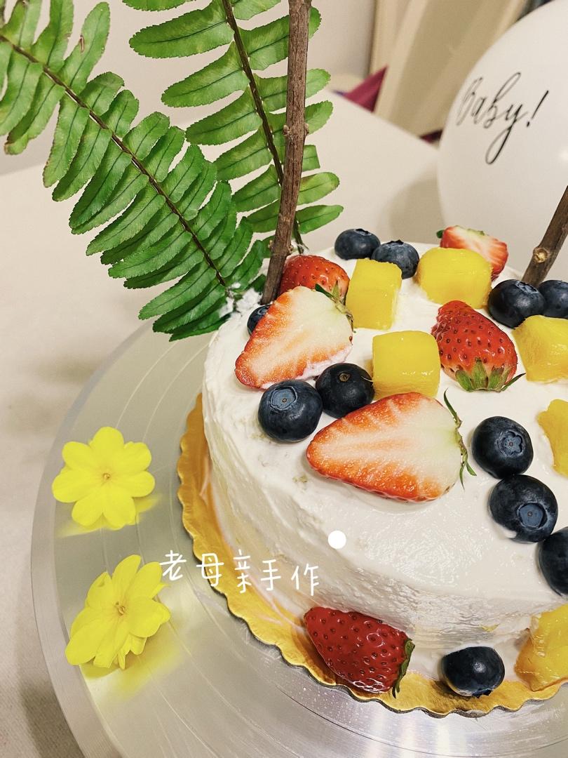 1周岁生日蛋糕（无糖香蕉戚风+无糖希腊酸奶抹面）