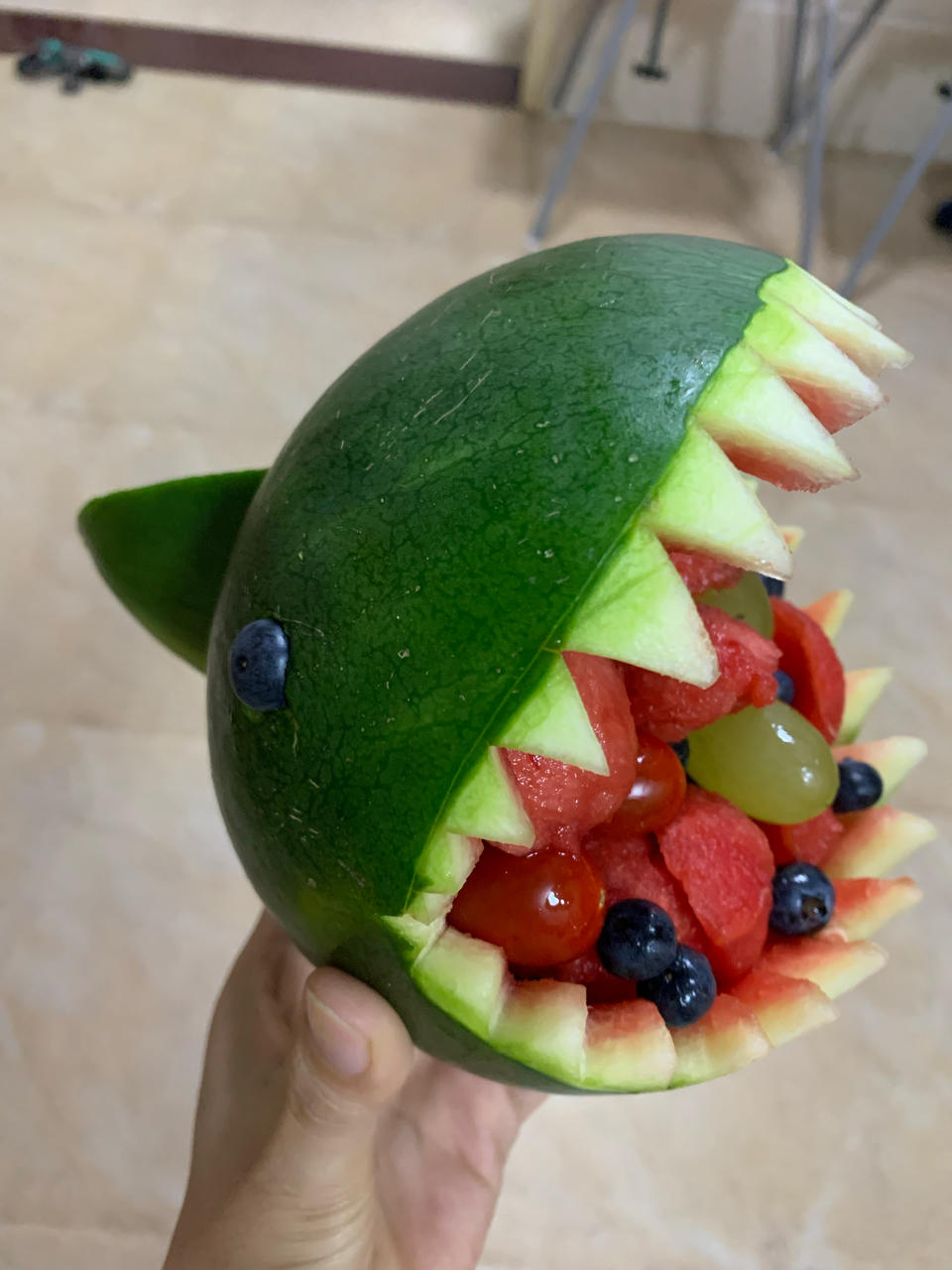 超级酷炫的鲨鱼西瓜雕