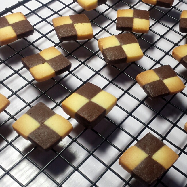 双色小棋格饼干