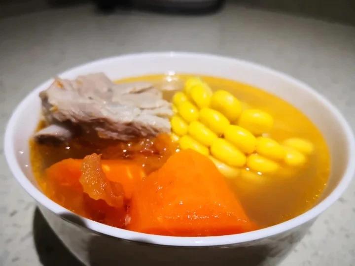 滋补养生 —— 玉米胡萝卜清炖排骨汤🌽