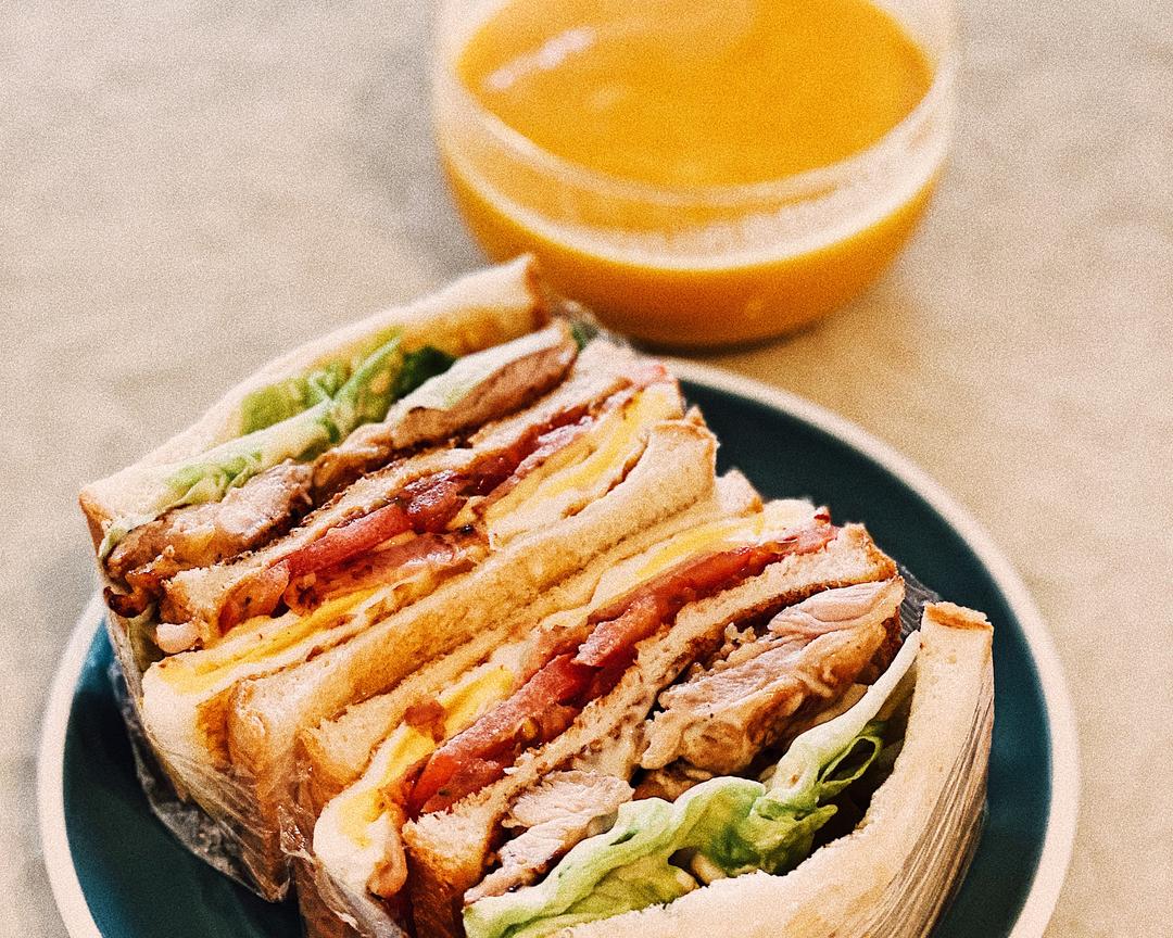 早餐来一顿😏南瓜汁➕sandwich