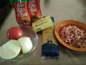 （完胜必胜客的）番茄肉酱意大利面～的做法 步骤1