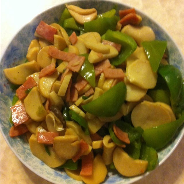 杏鲍菇肉片炒辣椒