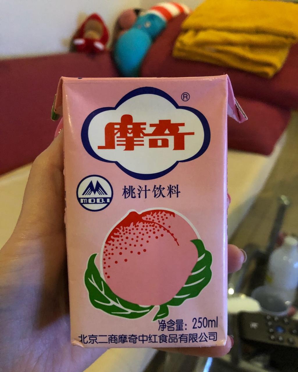 的可乐  今天又解锁了摩奇桃汁  味道嘛  真的跟统一蜜桃多没什么区别