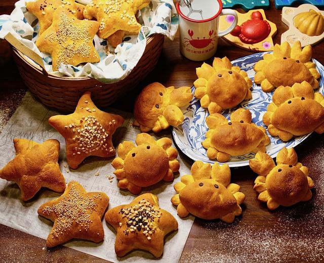 【螃蟹与海星】椰蓉馅南瓜小面包的做法