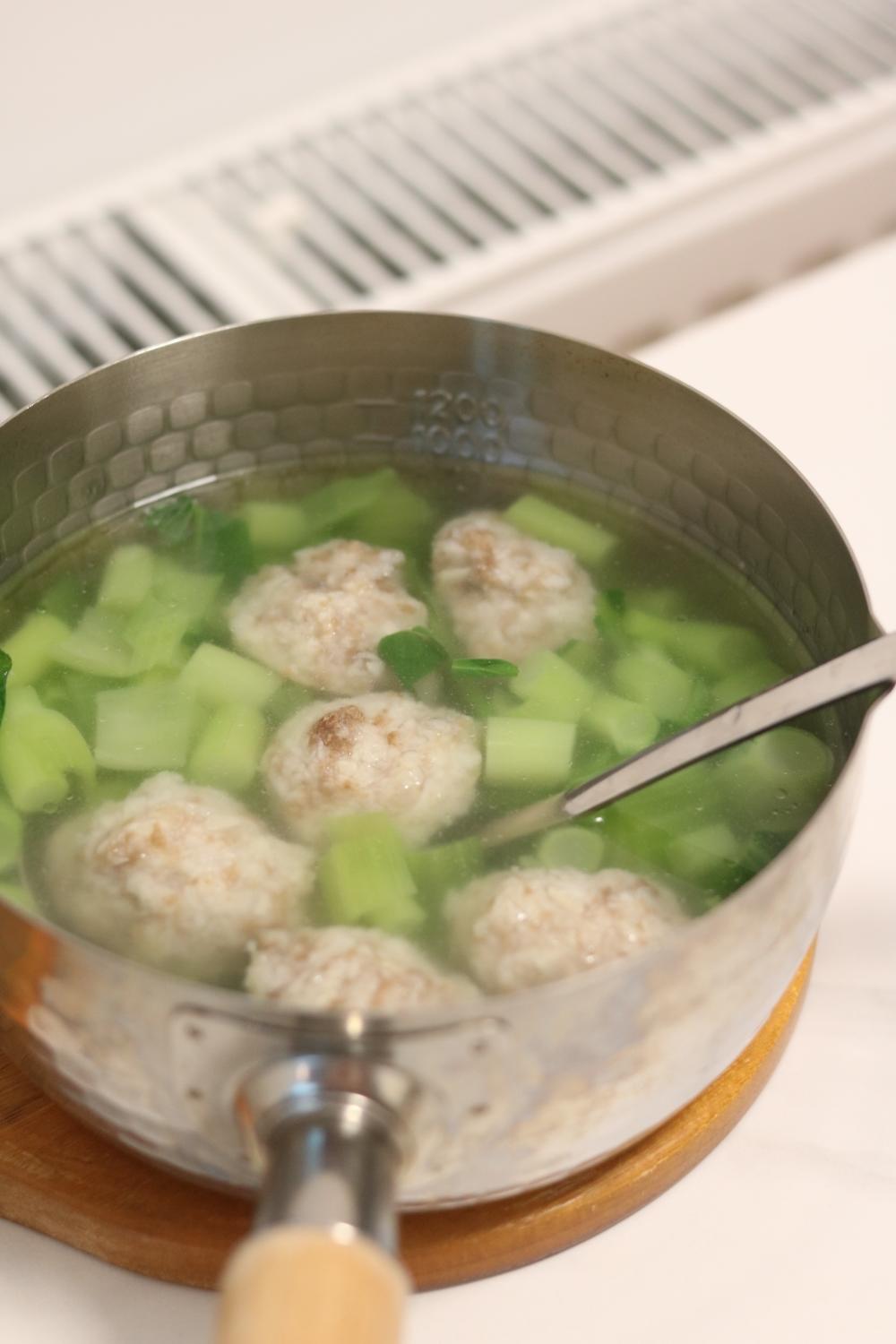 小白菜丸子汤