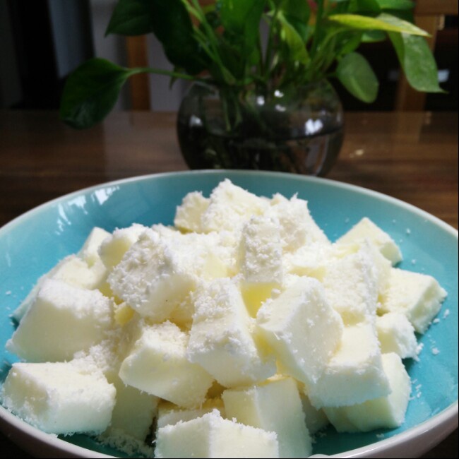 椰丝牛奶小方糕