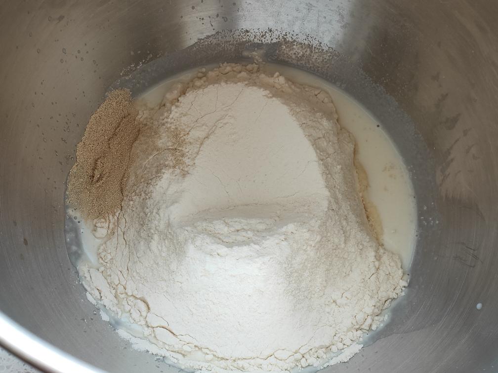 纯奶手撕吐司的做法 步骤1