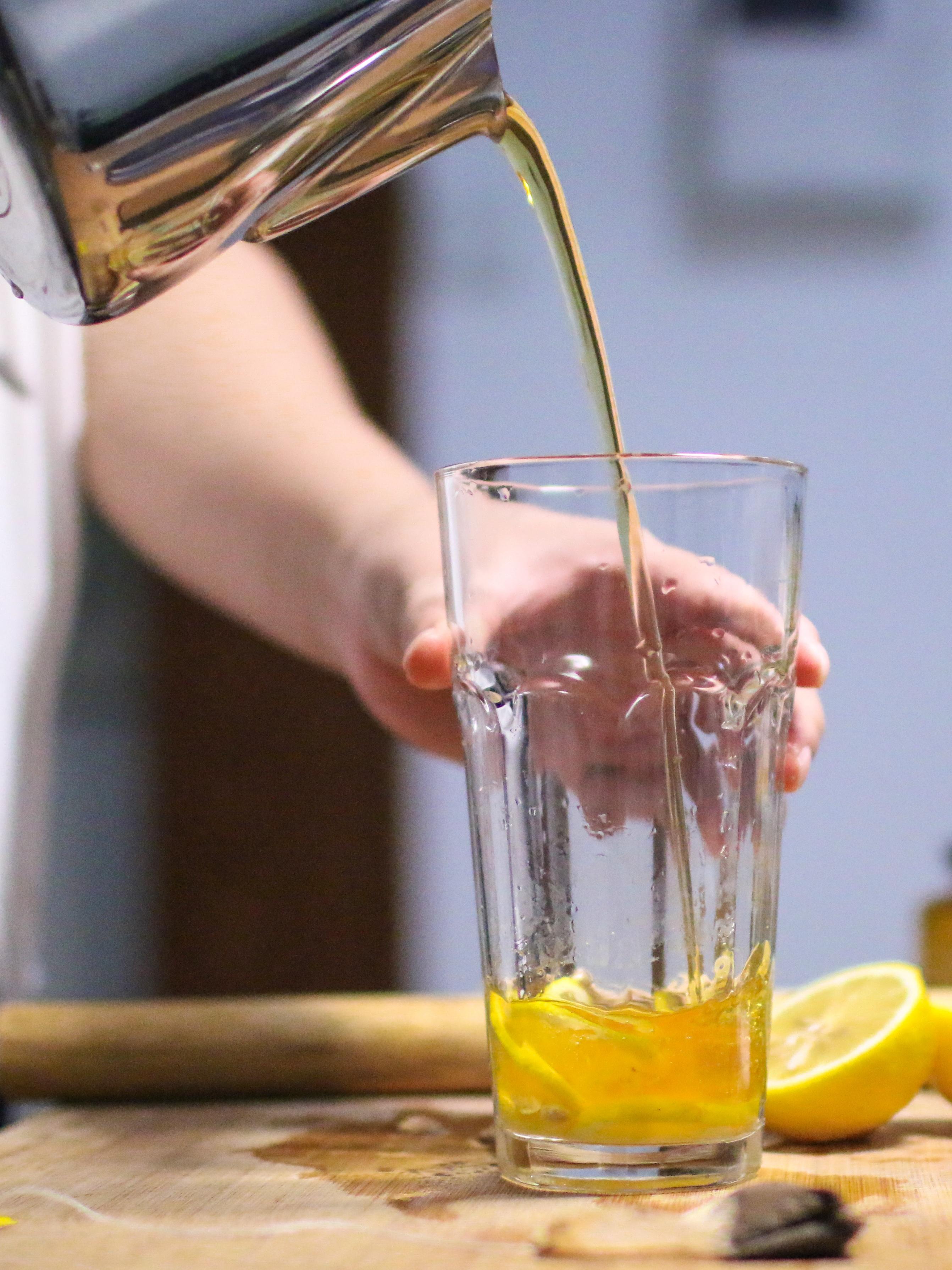 蜂蜜柠檬红茶怎么做才好喝？的做法 步骤6