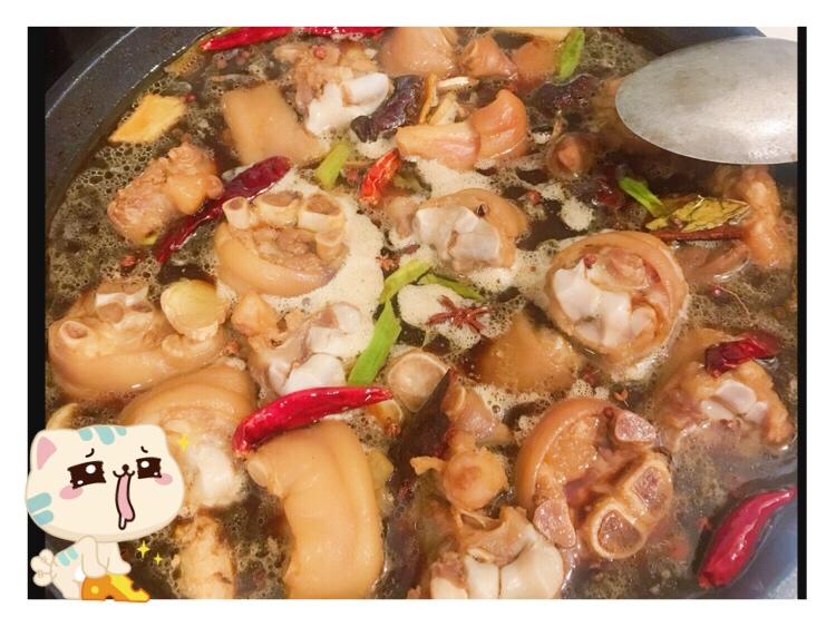 美味的家常菜：红烧猪蹄