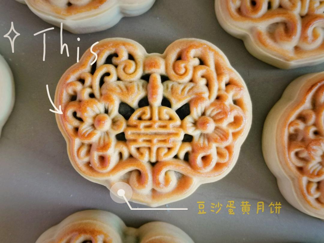 广式月饼—蛋黄莲蓉月饼