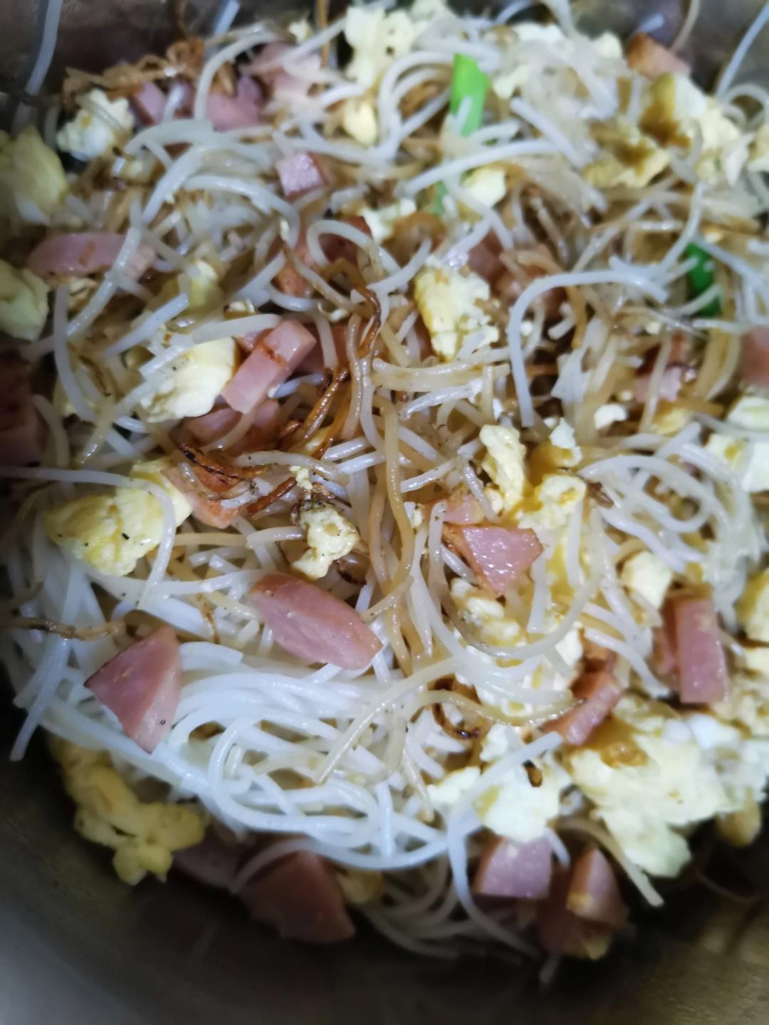 鸡蛋炒米粉，正确泡发干米粉，不碎、不坨、不粘锅、口感Q弹