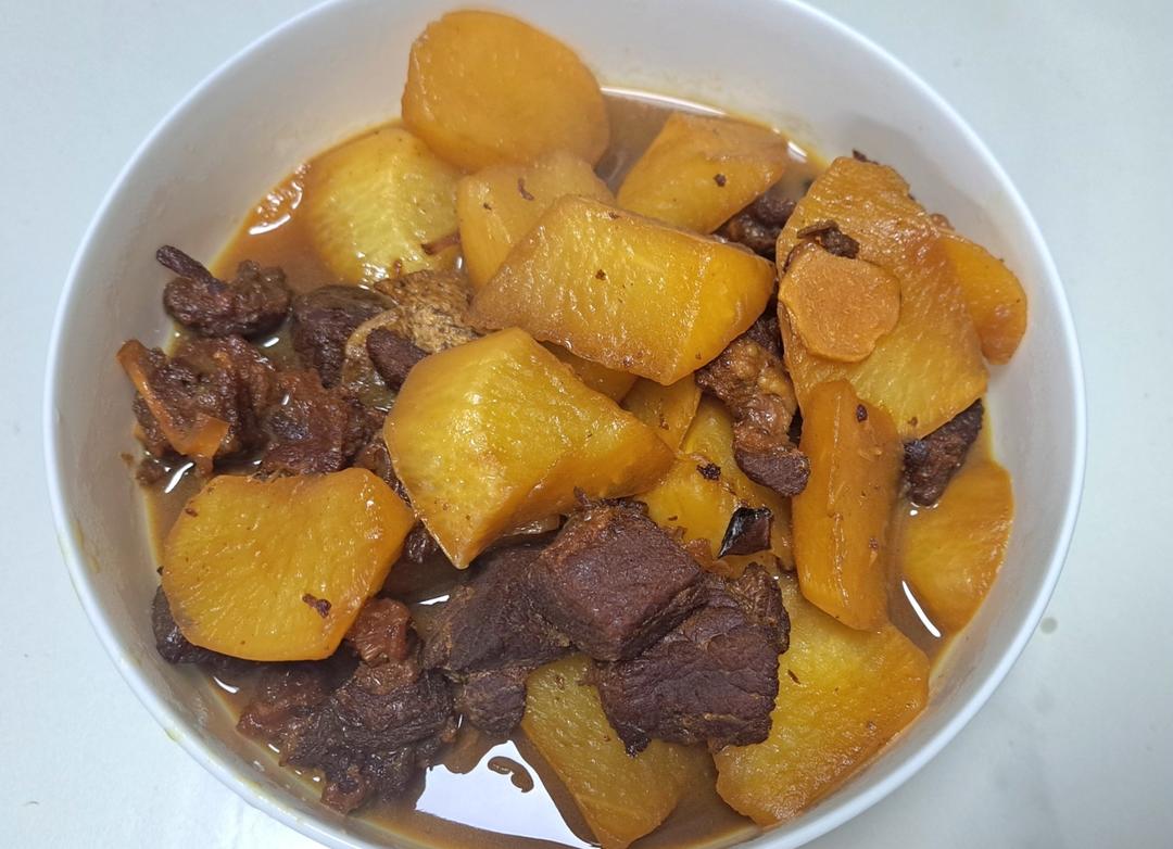 柱侯牛腩焖萝卜