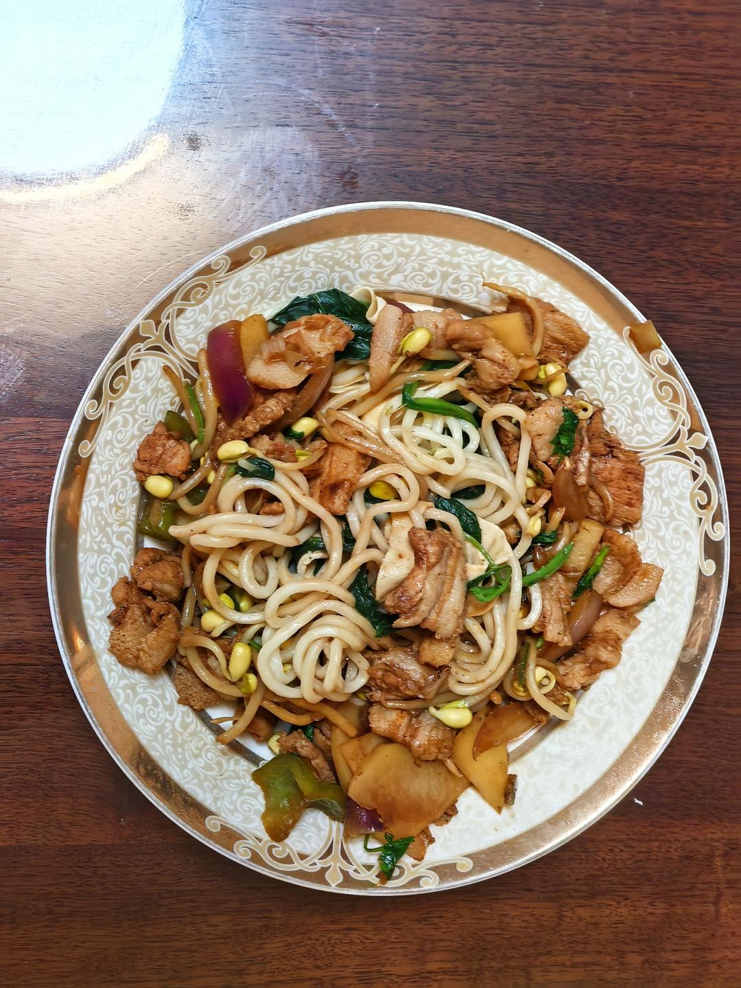 五花肉干煎土豆