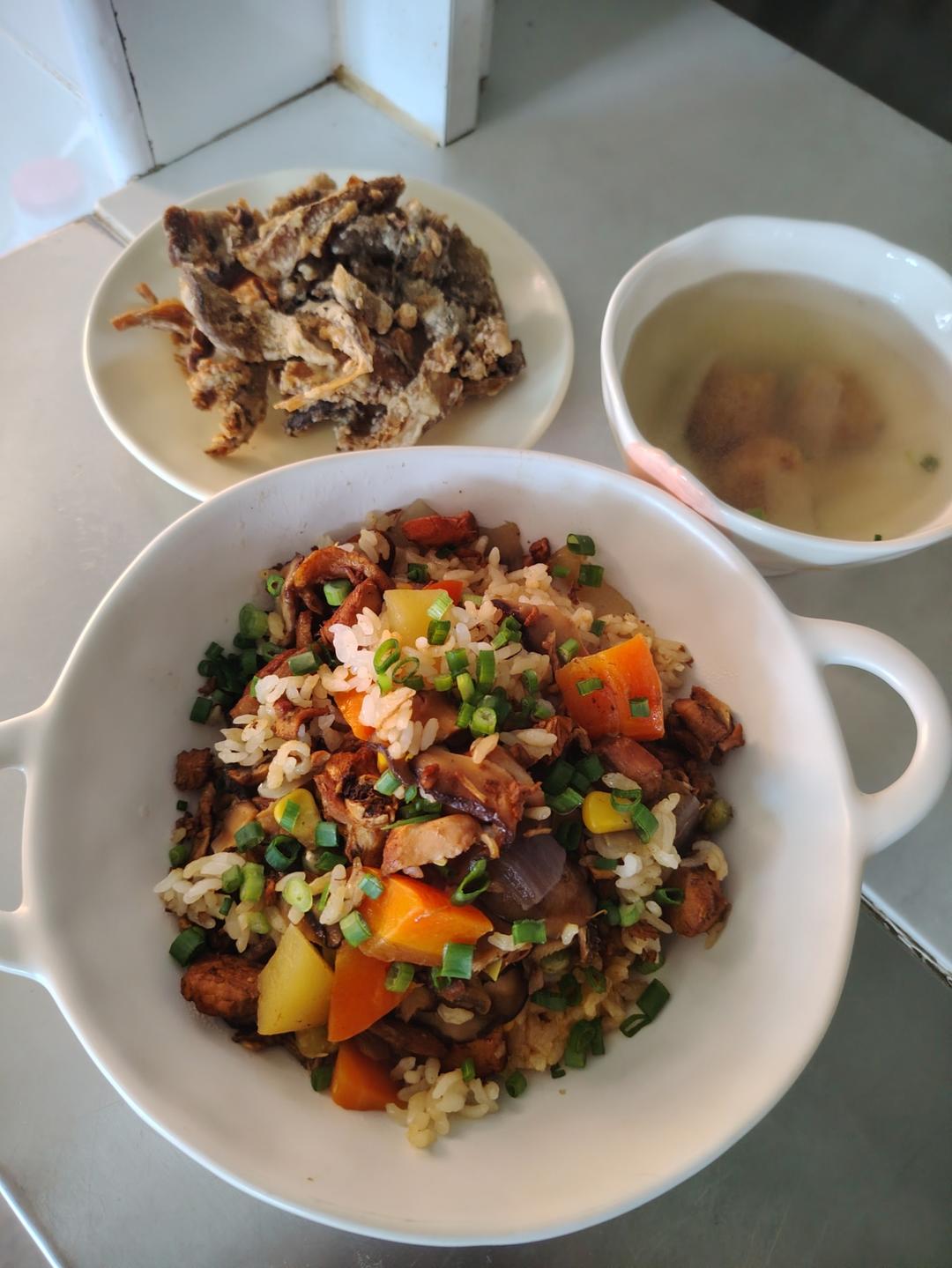 香菇鸡肉焖饭