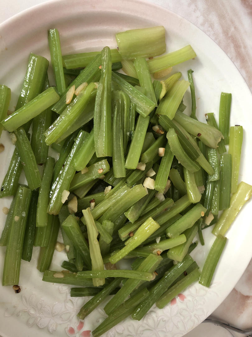 素炒芹菜
