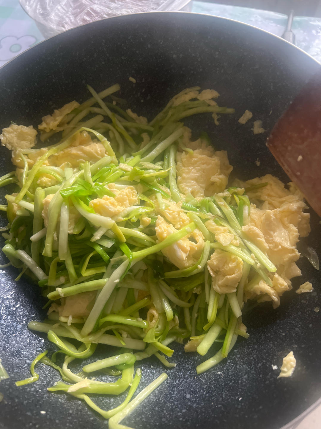 蒜苗炒鸡蛋