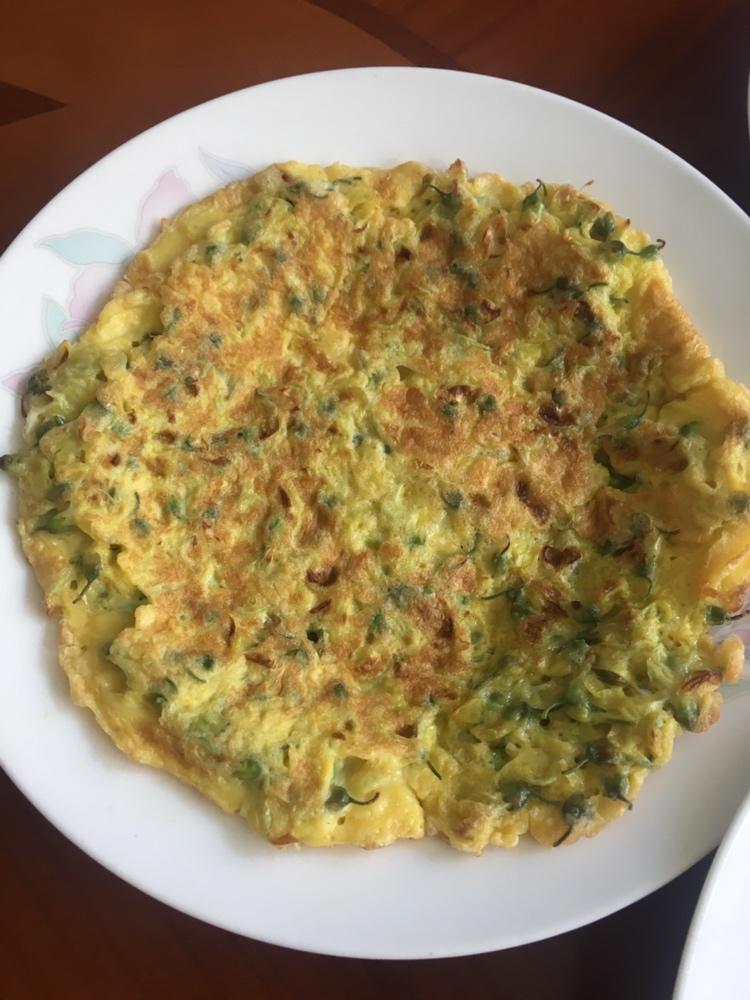 酥嫩的槐花煎饼