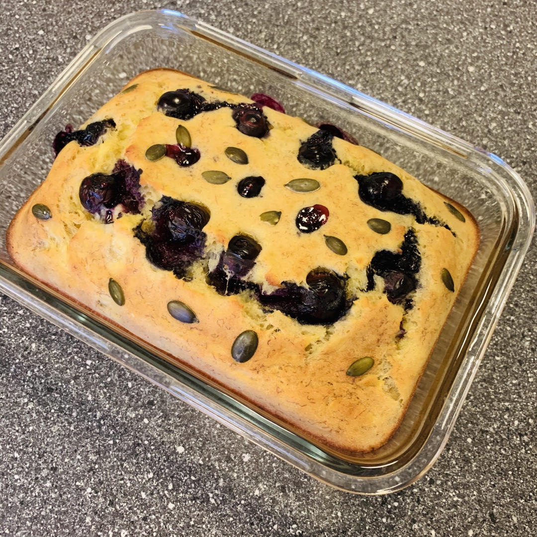 无油无糖香蕉蓝莓全麦杂粮蛋糕