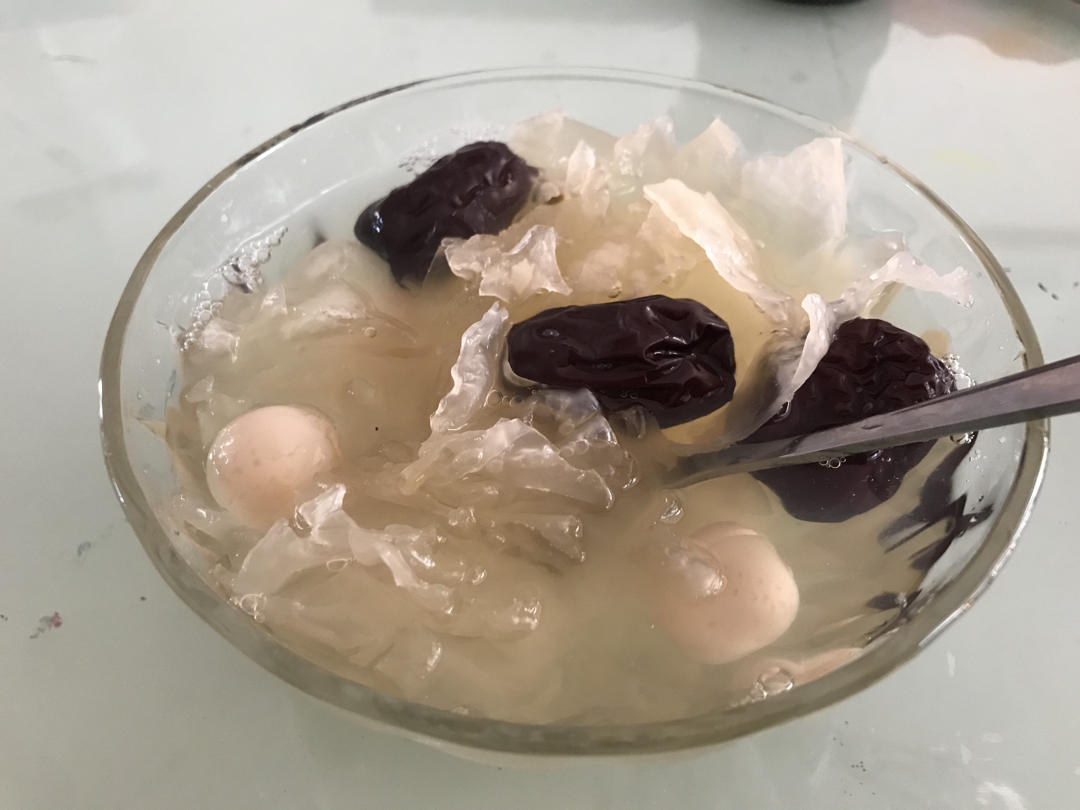 红枣银耳莲子羹（有出胶质、出胶，懒人的电压力锅版）