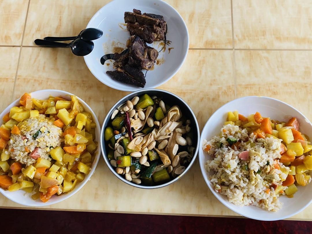 夏天来啦！开胃瓜条拌腐竹