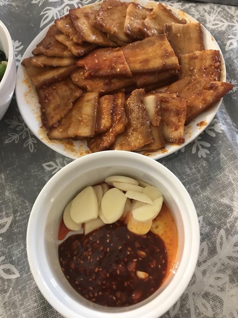 减肥者慎入！家庭版韩式烤五花肉做法（无需烤箱版）