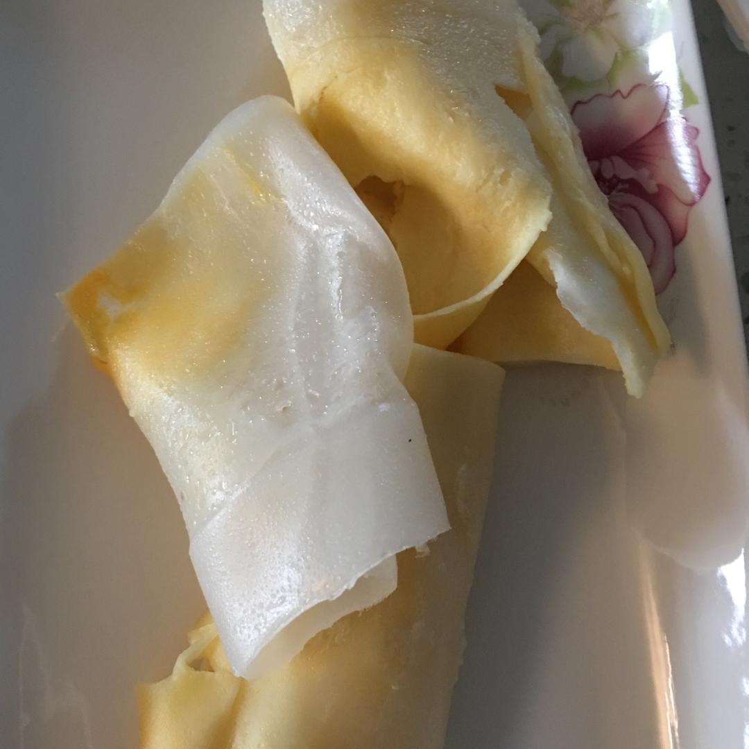 肠粉技术，从  酱汁  到  粉皮  到  蒸制  (网红肠粉一条龙最详细的做法，用此方子开店不是问题)。