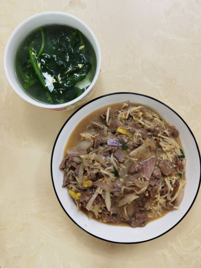 金针菇洋葱炒牛肉