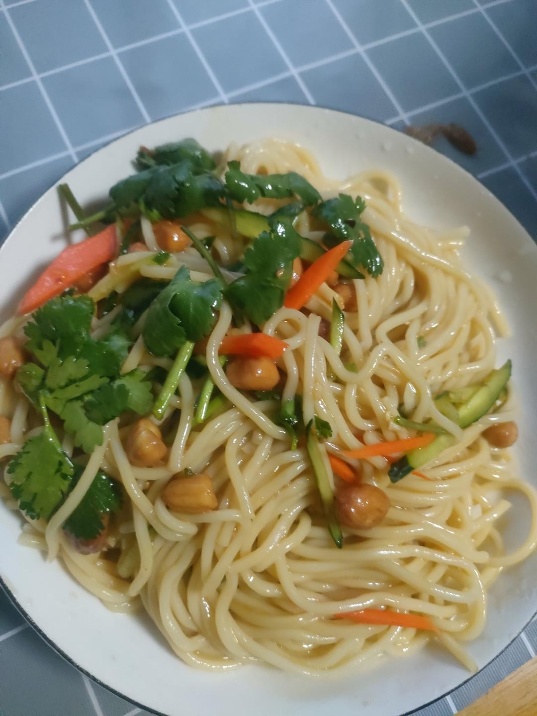 酸辣爽口的凉拌面！保证吃一次就上瘾