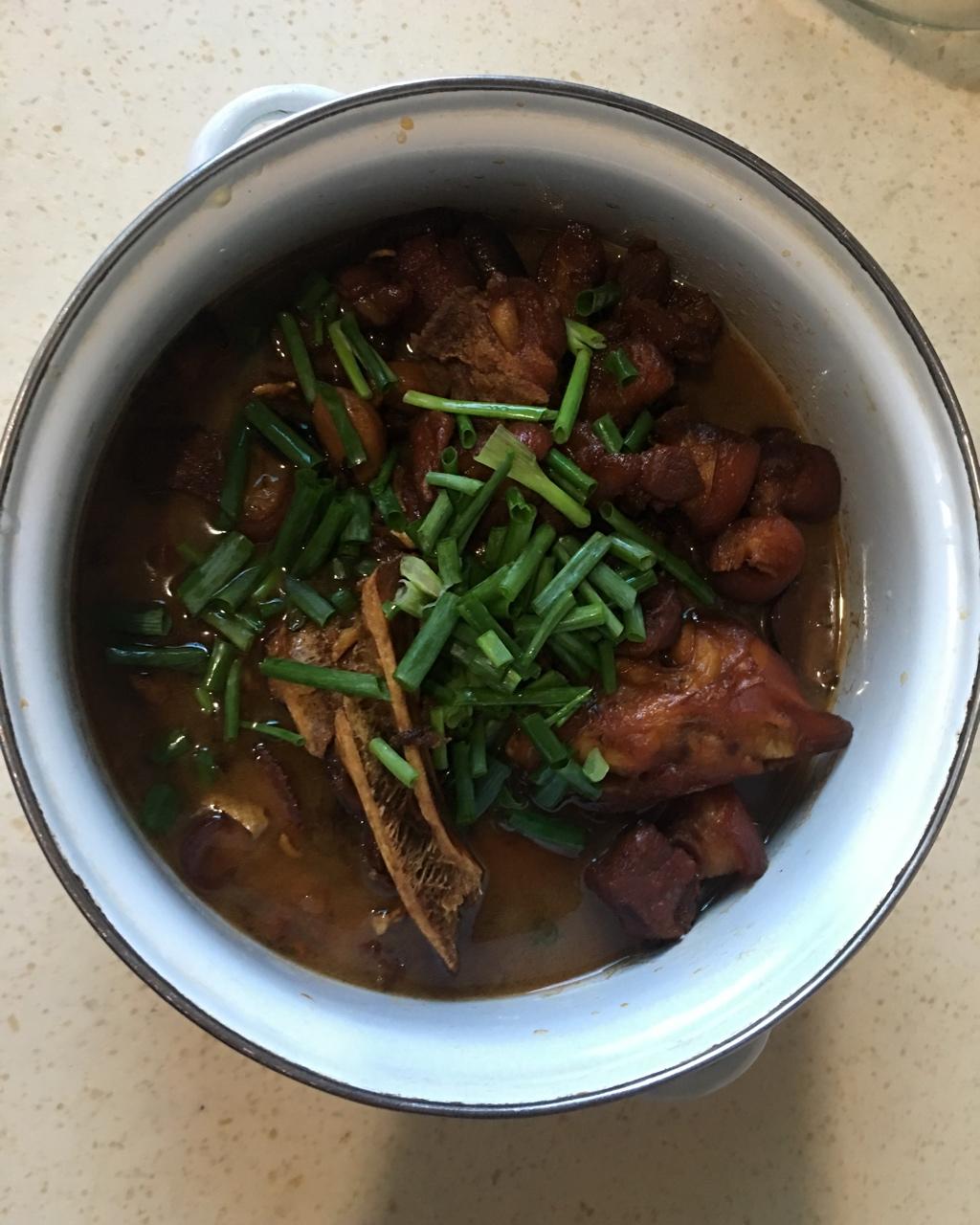 美味的家常菜：红烧猪蹄