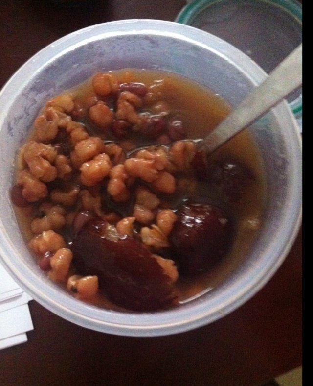 红豆薏米粥 (Red Bean and Pearl Barley Congee)