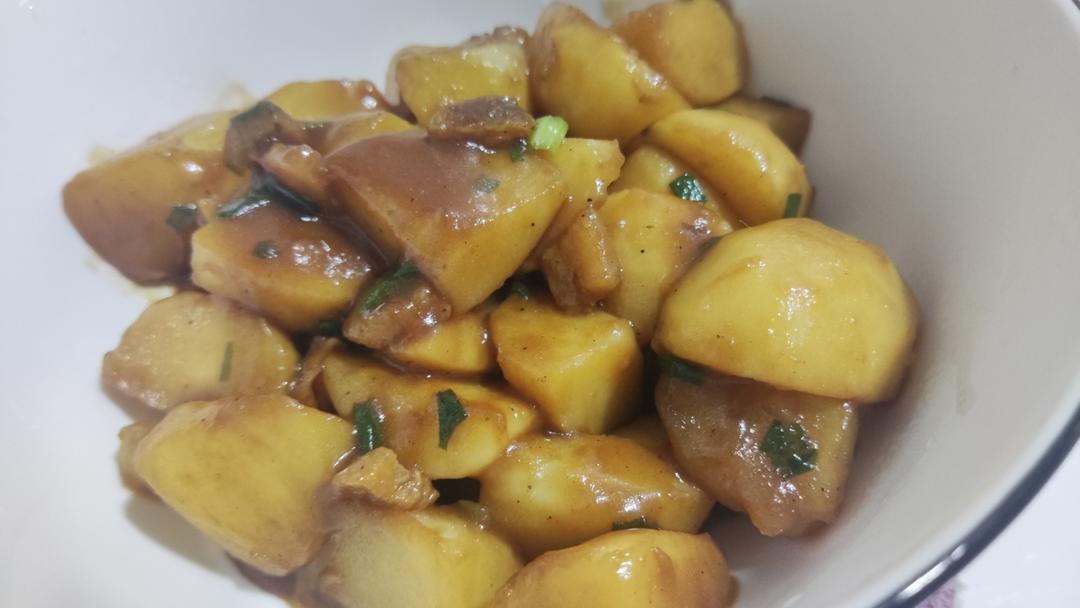 🔥巨下饭，软糯入味！比肉还好吃的红烧土豆