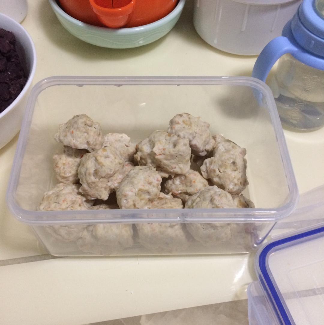 宝宝辅食～香菇胡萝卜鸡肉豆腐丸子