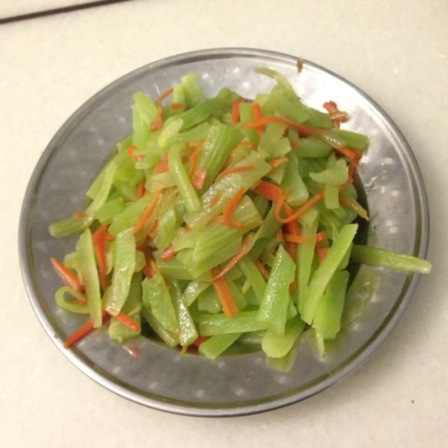 董太的私方菜--莴笋炒胡萝卜