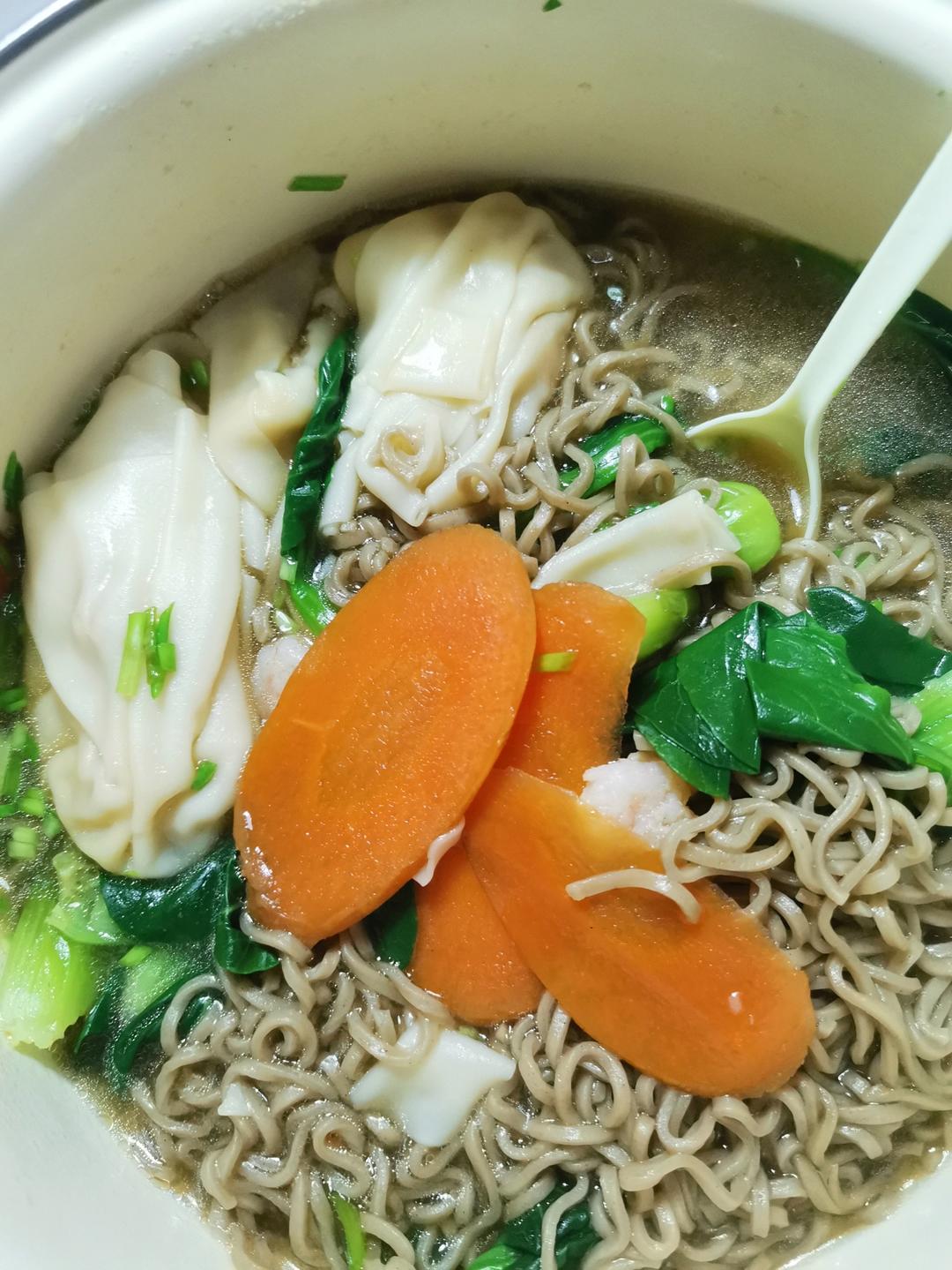 早餐来一碗清汤面，色香味俱全！