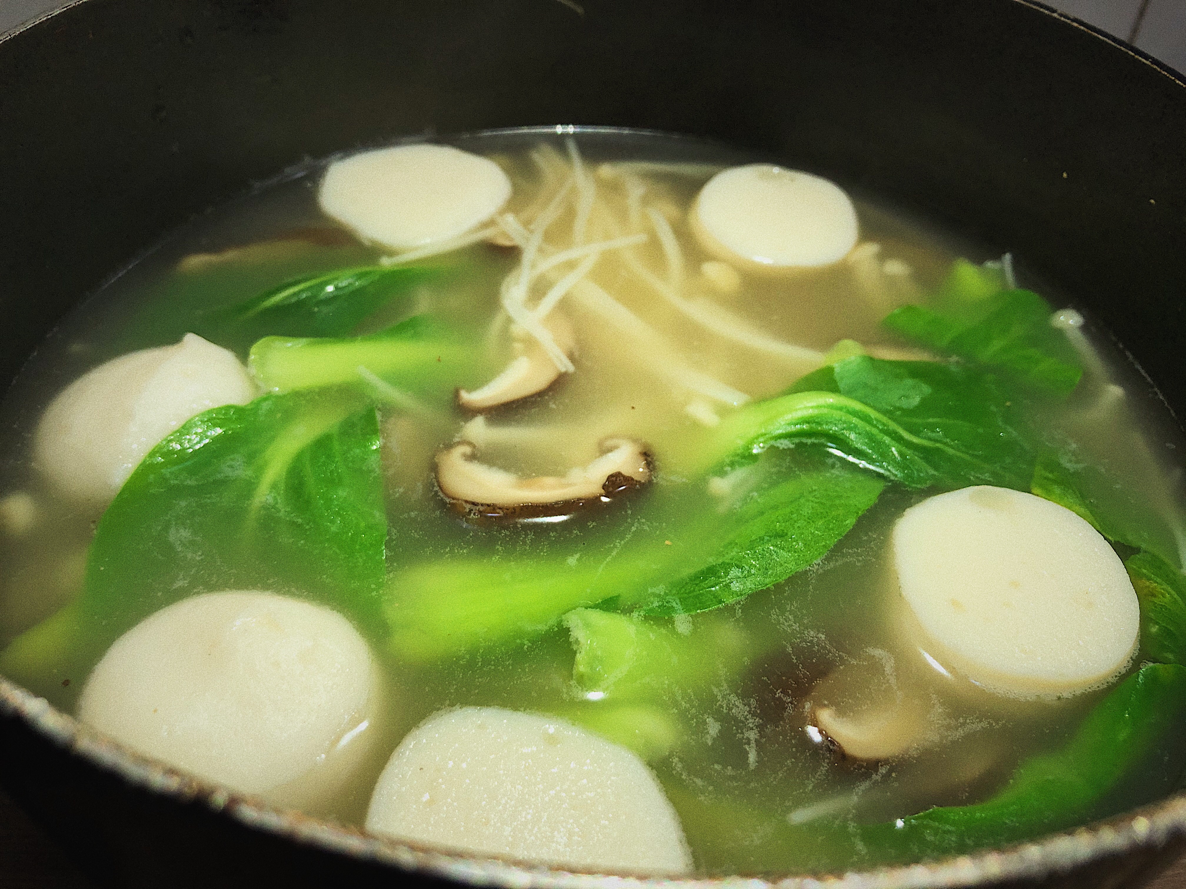 菌菇鱼丸汤的做法