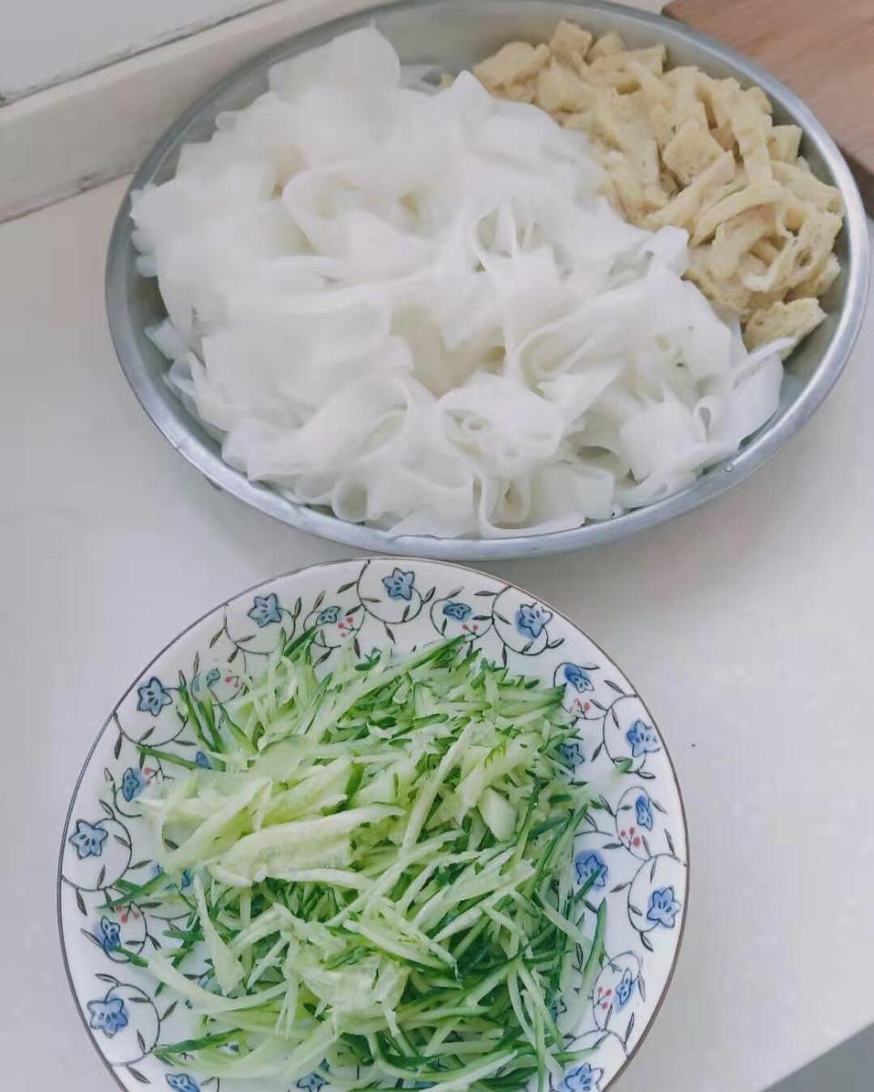 凉皮-家庭自制（告诉你自己做更劲道的秘诀）