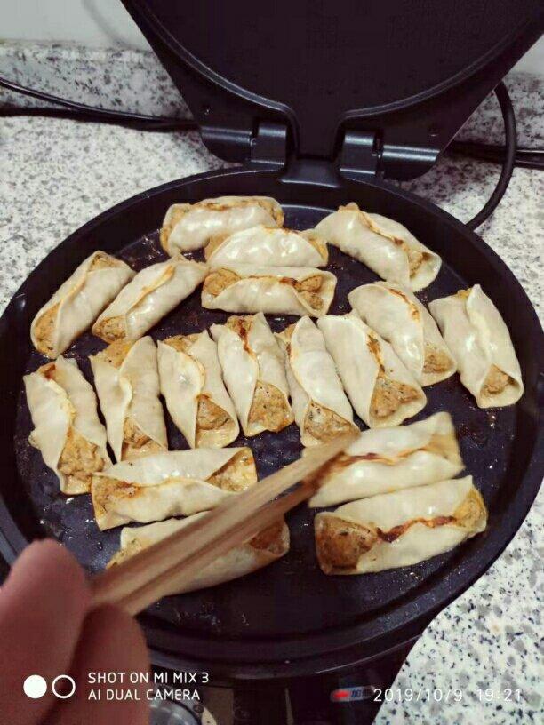 速冻水饺吃腻了吗~变锅贴吧(๑´ڡ`๑)