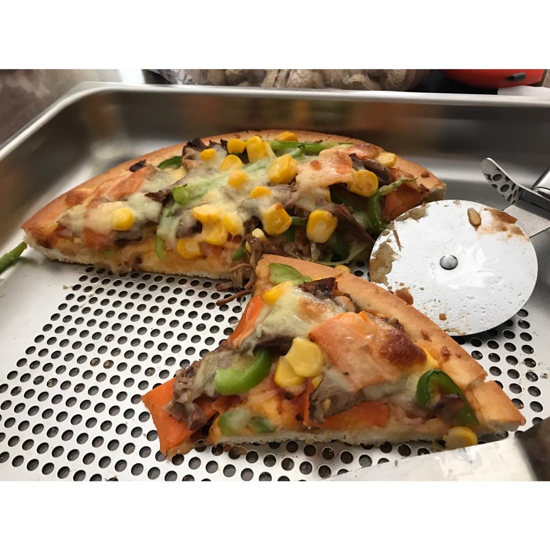 好吃的牛肉披萨