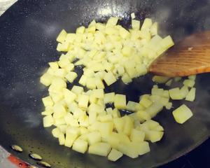 土豆鸡胸肉的做法 步骤2