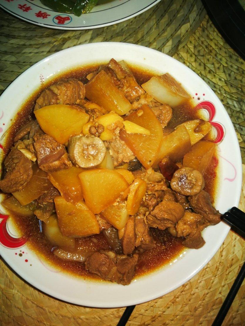 红烧羊肉萝卜煲