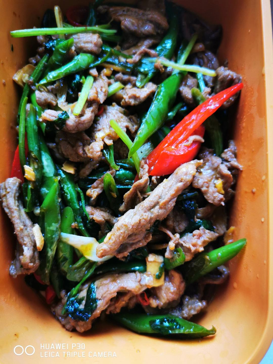 小炒牛肉（肉嫩味香）