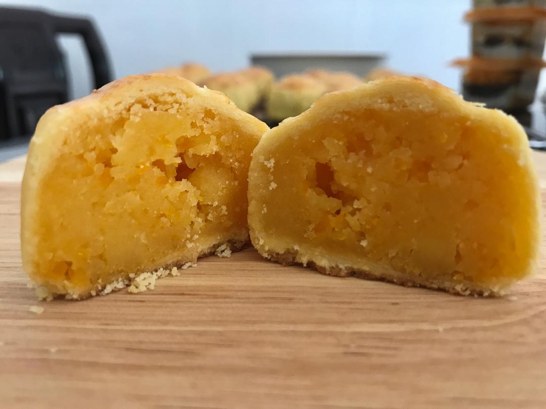还原半岛奶黄月饼