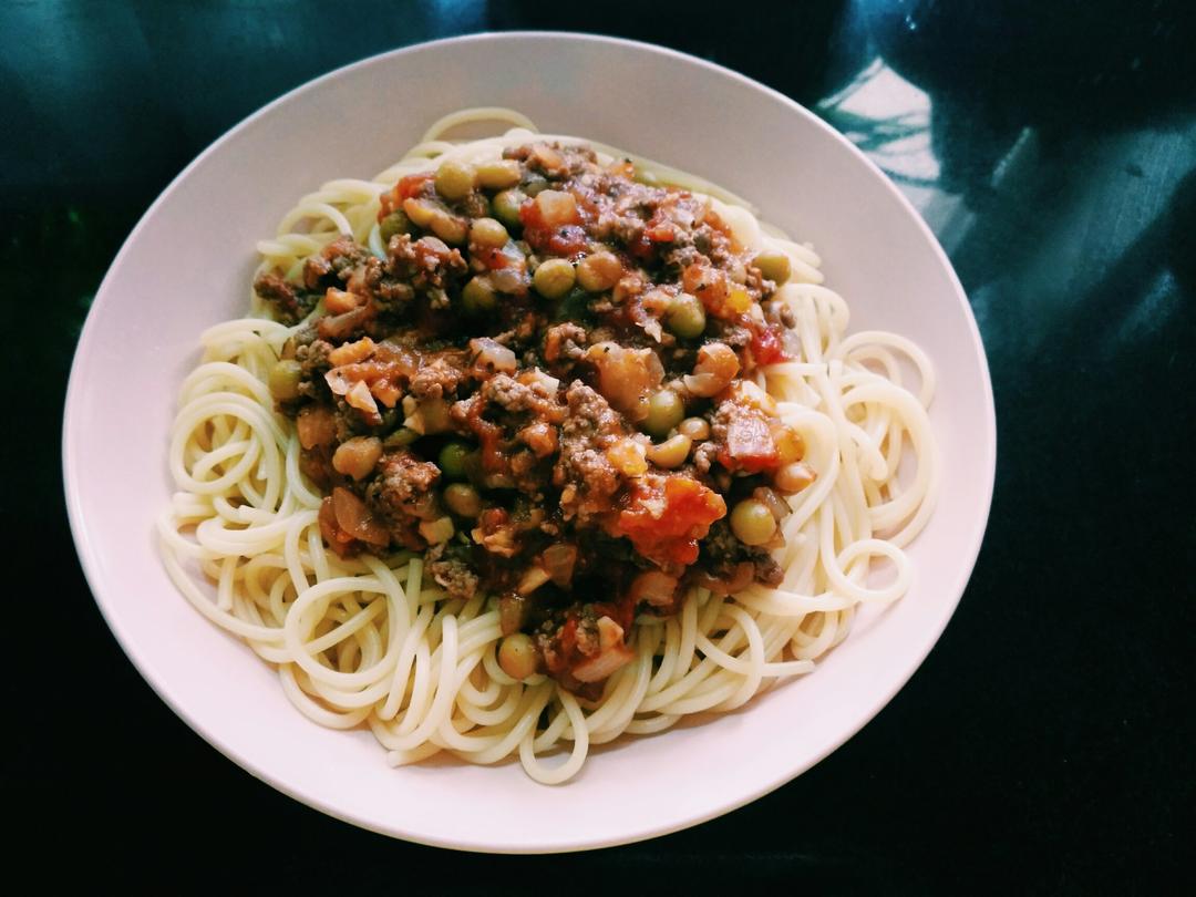朴实正宗的意大利番茄肉酱意面（spaghetti alla bolognese）