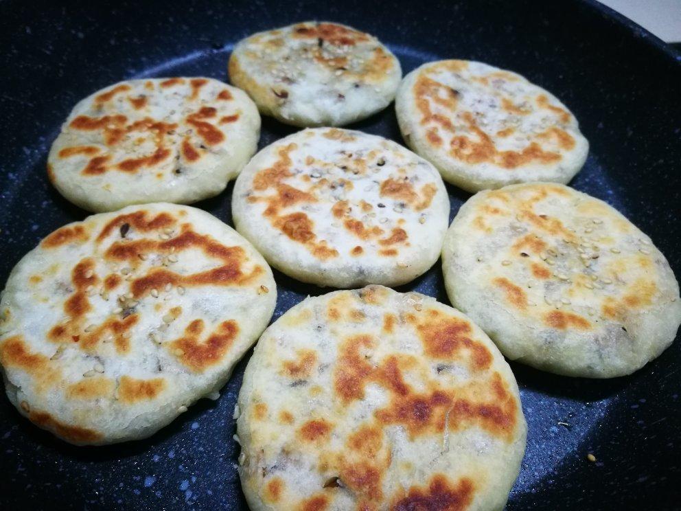 香菇包菜猪肉馅饼