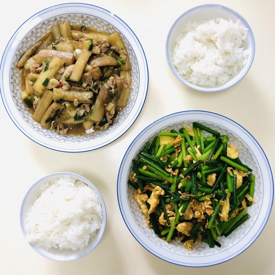 简易版韭菜炒鸡蛋（鸡蛋味道非常鲜嫩）