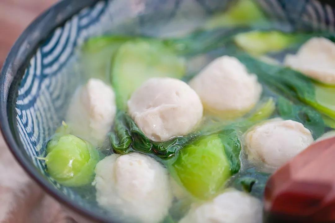 哈哈的犀牛角做的自制鱼丸(附鱼丸青菜汤&红烧鱼骨做法)