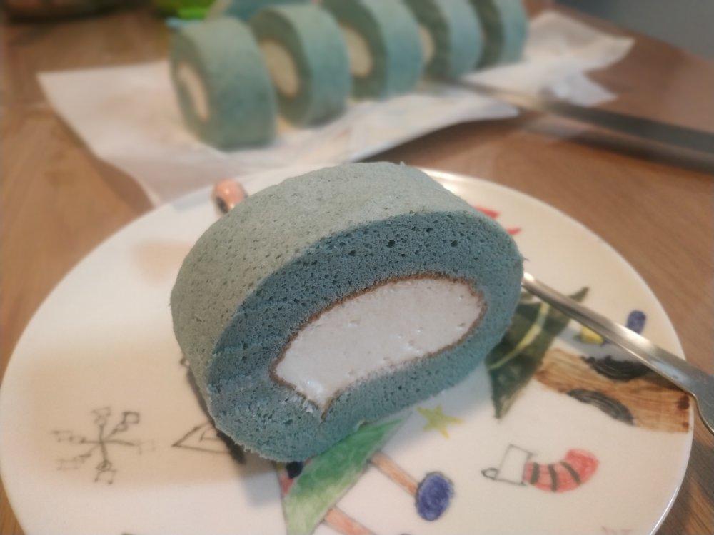 焦糖海盐蝶豆花卷