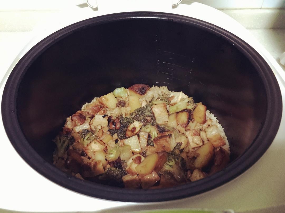 土豆焖饭（电饭锅版）