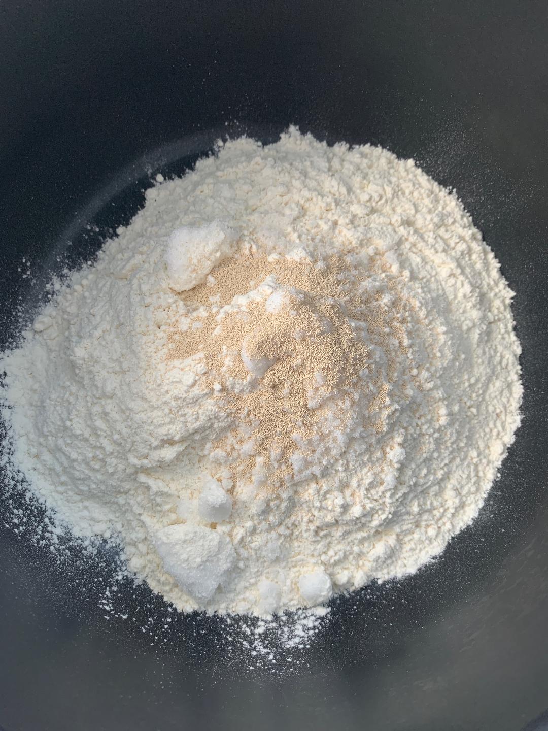 纯奶手撕吐司的做法 步骤1
